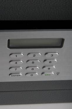 Domácí/hotelový sejf Yale Safe Premium Office 400